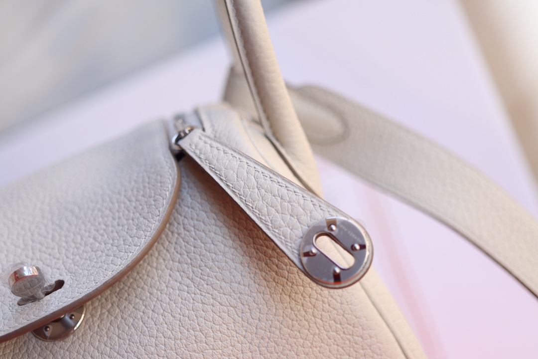 에르메스 미니 린디백19 나타 화이트 은장 끌레망스 가죽